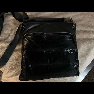 Shiny black pufffer crossbody